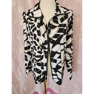 Chicos Zenergy‎ 0 Jacket Size Small Print Black tan White Full Zip Mock Collar